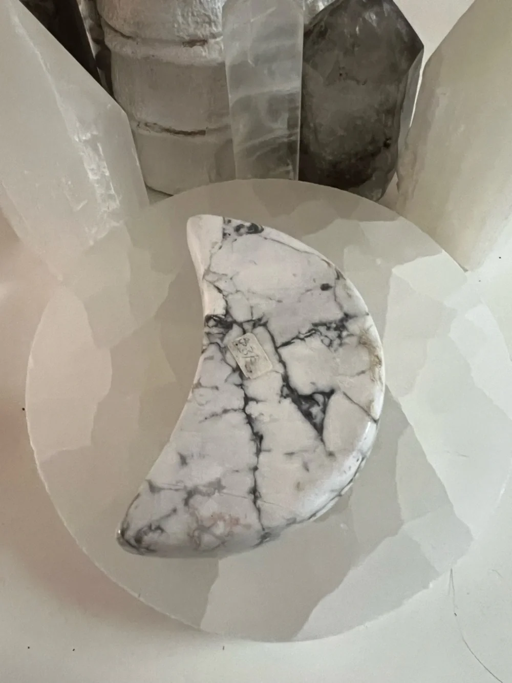 Howlite Crescent Moon Dish - Picture 2 of 4